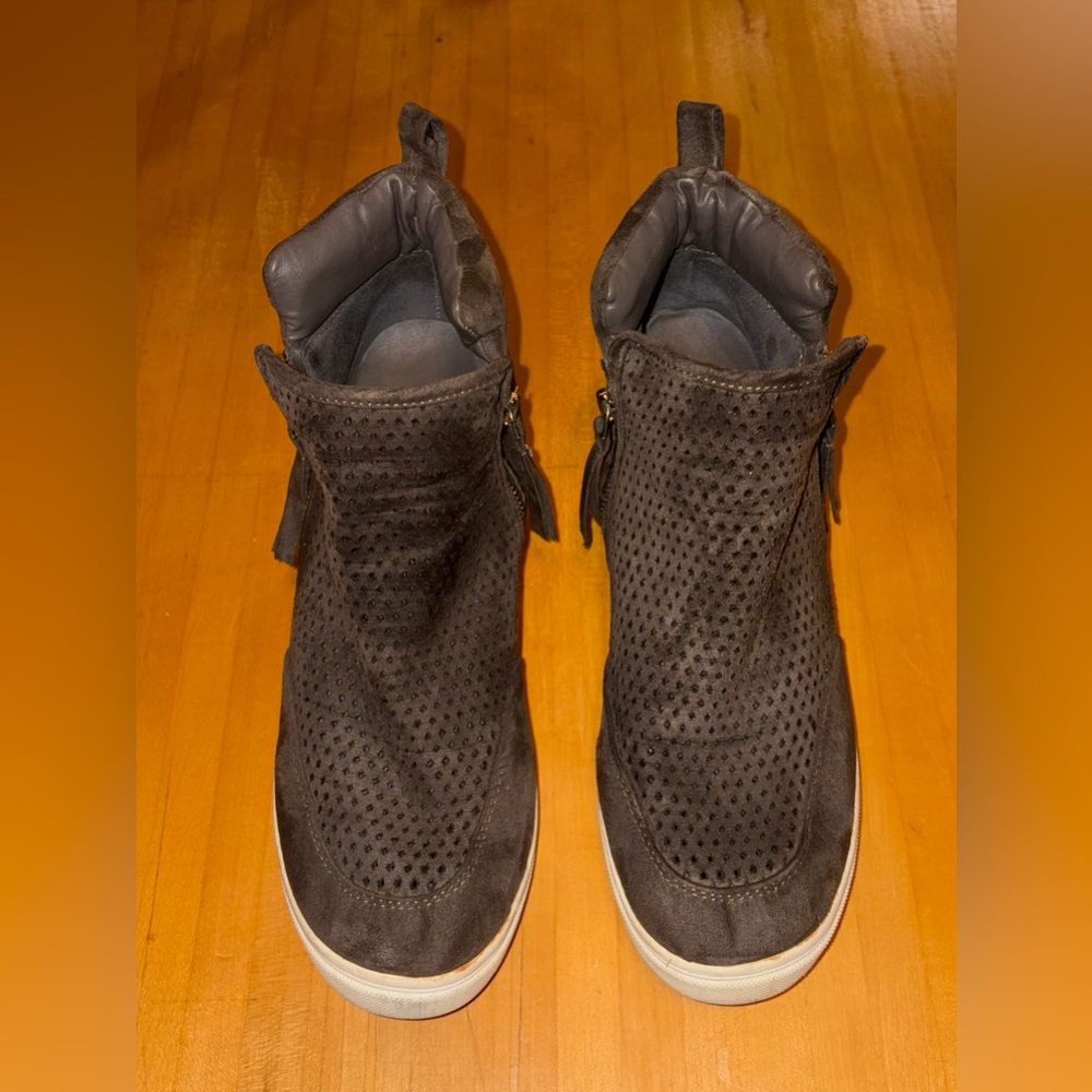 Madden Girl Perfekt Tan wedge sneaker
